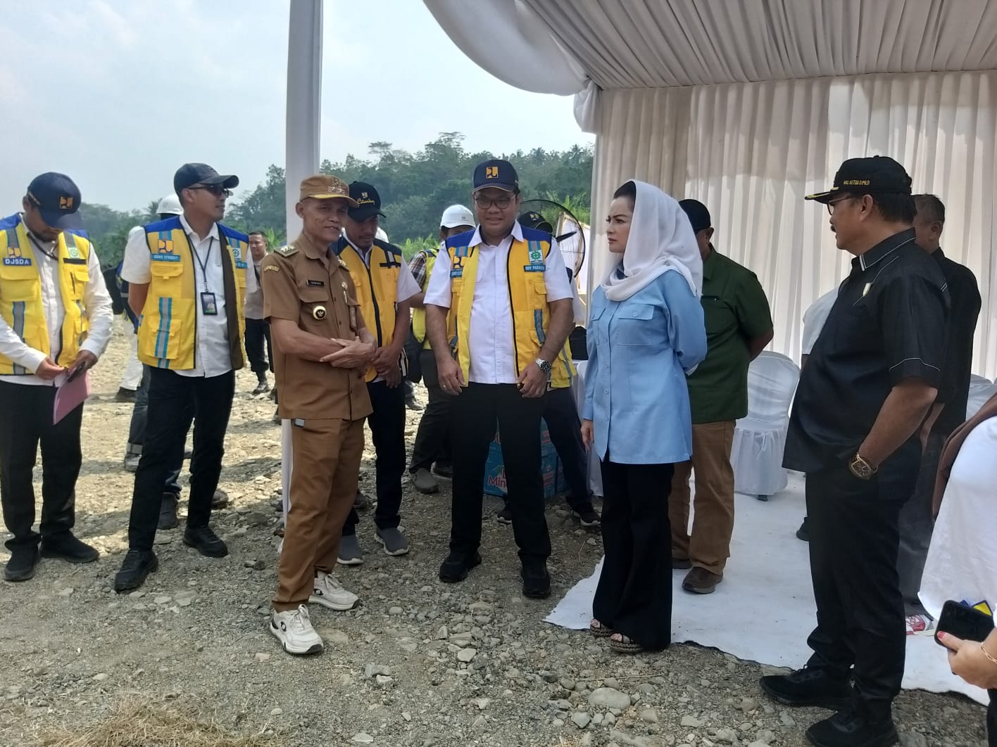 ​Kawal Aspirasi Warga, Novita Wijayanti Tinjau Proyek Pengendalian Banjir Sungai Cirajayu Cilacap